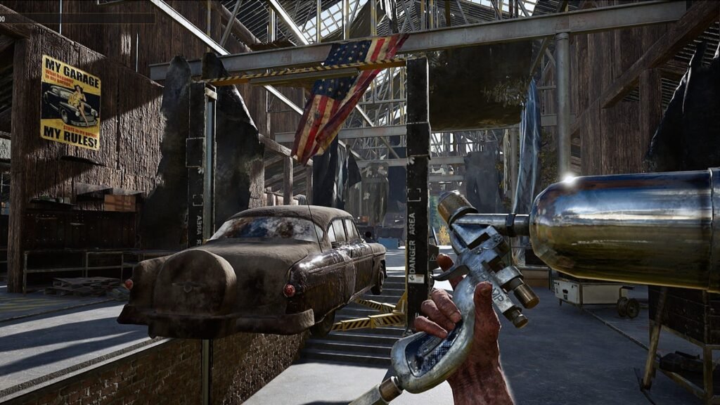 Imagem de fundo de Além de escrever para o Gamerview, eu também possuo uma oficina mecânica. Assim como é de se esperar, muitas vezes jogos mais voltados para a questão técnica automotiva acabam em minhas mãos. Afinal de contas como já tenho um conhecimento factual, consigo ter uma ideia da profundidade atingida pelos projetos. Mas meus amigos, nada me preparou para Junkyard Simulator: First Car. Se soubesse que estaria visitando um desmanche semelhante aos muitos que já fui, ficaria mais tranquilo. No entanto aqui no jogo me vi em um lugar tão mal administrado quanto os que conheço. E olhem que já fui em lugares que eram tão entocados que a saída de volta a pista muitas vezes parecia uma sentença de morte, desembocando logo na estrada. Mas vamos mergulhar de cabeça neste prologo disponibilizado deste simulador. Receita para o desastre Sei que o objetivo maior de Junkyard Simulator: First Car é a diversão e passar a sensação de trabalhar em um desmanche. Mas o grande "x" da questão aqui é que a Play Way levou essa parte da simulação, mais para a visão fantástica, do que a real. Com um "protagonista" que já amanhece de ressaca e vai atrás de veículos "abandonados" ou em necessidade de uma guinchada. Durante todo o período de teste, o que vi foi realmente escabroso. No geral o grande objetivo de Junkyard Simulator: First Car é fazer o máximo de dinheiro possível com as sucatas. Seja vendendo elas após o processo de desmanche ou até mesmo recuperando algumas, como no caso de motores. Mas o que realmente me assusta é o jogo trazer a visão pouco técnica da coisa e partindo mais para uma visão fantasiosa ou fantástica de como trabalhar com carros, sejam novos ou sucatas. É amigão, fim da longa estrada. Espero que o último suspiro desse blower tenha valido a pena. Seja desde a maneira como lidamos com os veículos até quando vamos realmente reformar ou detonar as sucatas. O jogo faz com que o jogador tenha que percorrer alguns trechos próximos ao ferro velho em seu guincho. O mínimo a se esperar de um simulador, é exatamente o ato de simular algo e acreditem, apenas colocar o carro em cima de um guincho, mesmo que preso com o cabo de aço não é o suficiente. O jogo simplesmente transporta o carro para a rampa, o que é longe de ser algo real. Sem presilhas de proteção nas rodas, travas ou algo do tipo. Mecânica do Deus nos acuda Uma vez que tenha levado o carro para o desmanche, podemos retirar aquilo que formos vender. O mais bizarro é o ato do jogo te colocar carregando o motor como se fosse algo que pesasse no máximo 10KGs. O que é mais bizarro no entanto é que há um guincho hidráulico, na área de desmanche! O guincho hidráulico junto da barra de sustentação de motor é um das ferramentas mais importantes para quando trabalhamos com esta peça. A barra segura o motor no ar quando os coxins são retirados, mas não vamos mover o motor e o guincho levanta o motor para evitar que você quebre sua coluna tentando! E.P.I para que né? Outro grande erro do "sonho mecânico" é a falta de E.P.I durante as ações de reforma do jogo. O seu tio mecânico pode até não ter usado a vida toda e não ter nenhum b.o aparente, mas pode acreditar que tem algo escondido. Junkyard Simulator: First Car coloca o jogador para lixar peças e latarias, arear as mesmas e pintar, tudo na raça e de peito e narinas abertas. Um convite e tanto para um sufocamento por tinta, já que o local é totalmente fechado e não temos uma máscara. Ou para vários cortes internos no pulmão, pois acredite, os pelinhos do seu nariz não param partículas de metal. Uma vez que a peça esteja reformada, ou não, o jogador pode vende-la para mecânicos ou compradores aleatórios. Além de poder usar a prensa hidráulica gigante para amassar carros igual a filmes de máfia, vendendo a sucata quadriculada para quem pagar mais. Junkyard Simulator: First Car é um interessante projeto, mas por levar o título de simulador, eu creio que poderia ser mais bem feito e atento a detalhes, como Car Mechanic Simulator. Uma série que aprovo pois mesmo não sendo tão aprofundada, dá de dez a zero no ferro velho do Tião que é Junkyard Simulator: First Car.