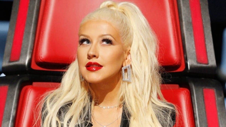 Christina Aguilera afirma ter jogado Pokémon Legends: Arceus