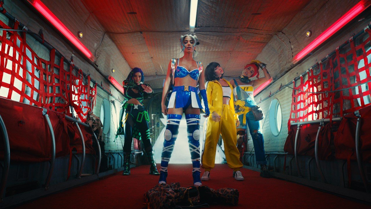 Anitta e Free Fire celebram colaboração no game e no clipe de Tropa