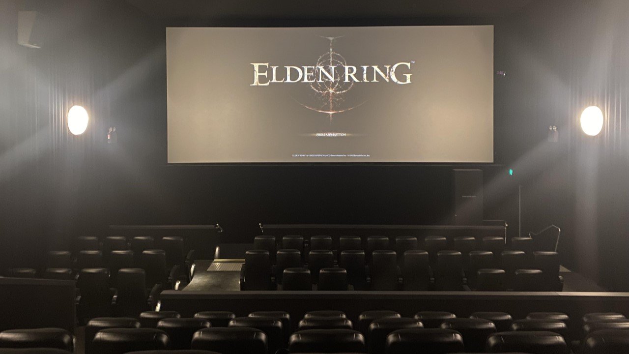 Jogador de Elden Ring aluga cinema para apanhar de Malenia