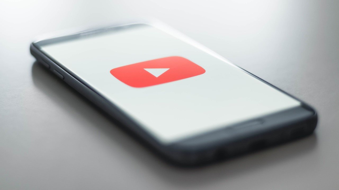 YouTube testa plataforma de games após queda do Google Stadia