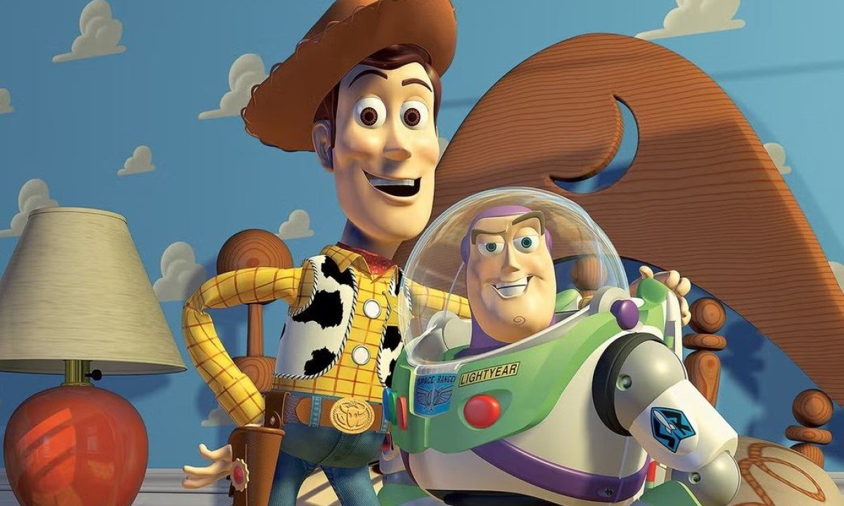 Buzz Lightyear e Woody pulam de Toy Story e Kingdom Hearts 3 para Fall Guys